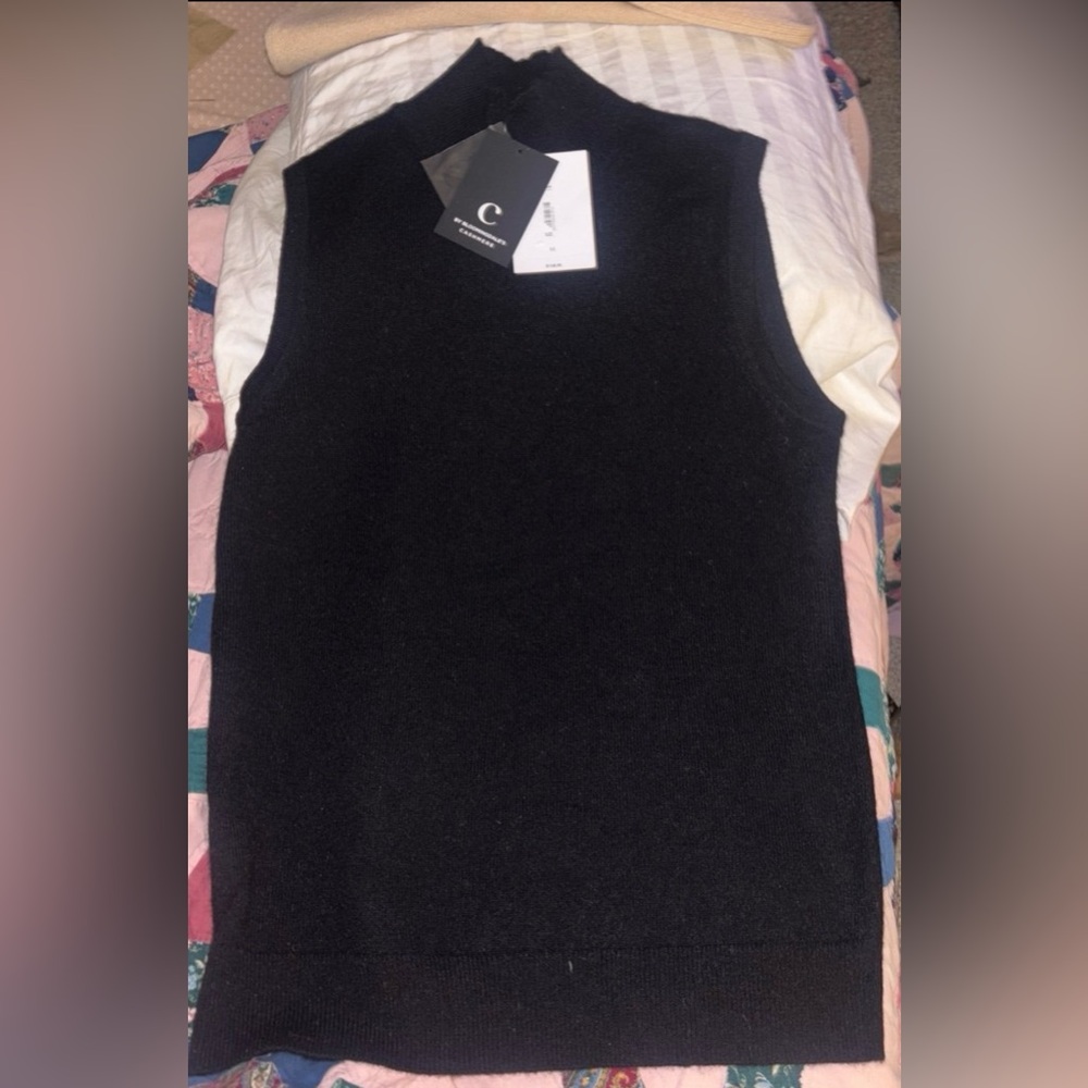 Bloomingdale's Black Cashmere Mock Turtleneck Sweater Vest